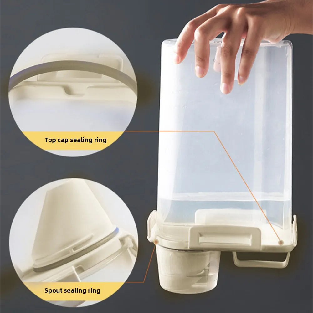 FOOD CONTAINER