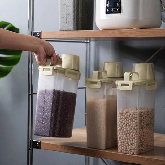 FOOD CONTAINER